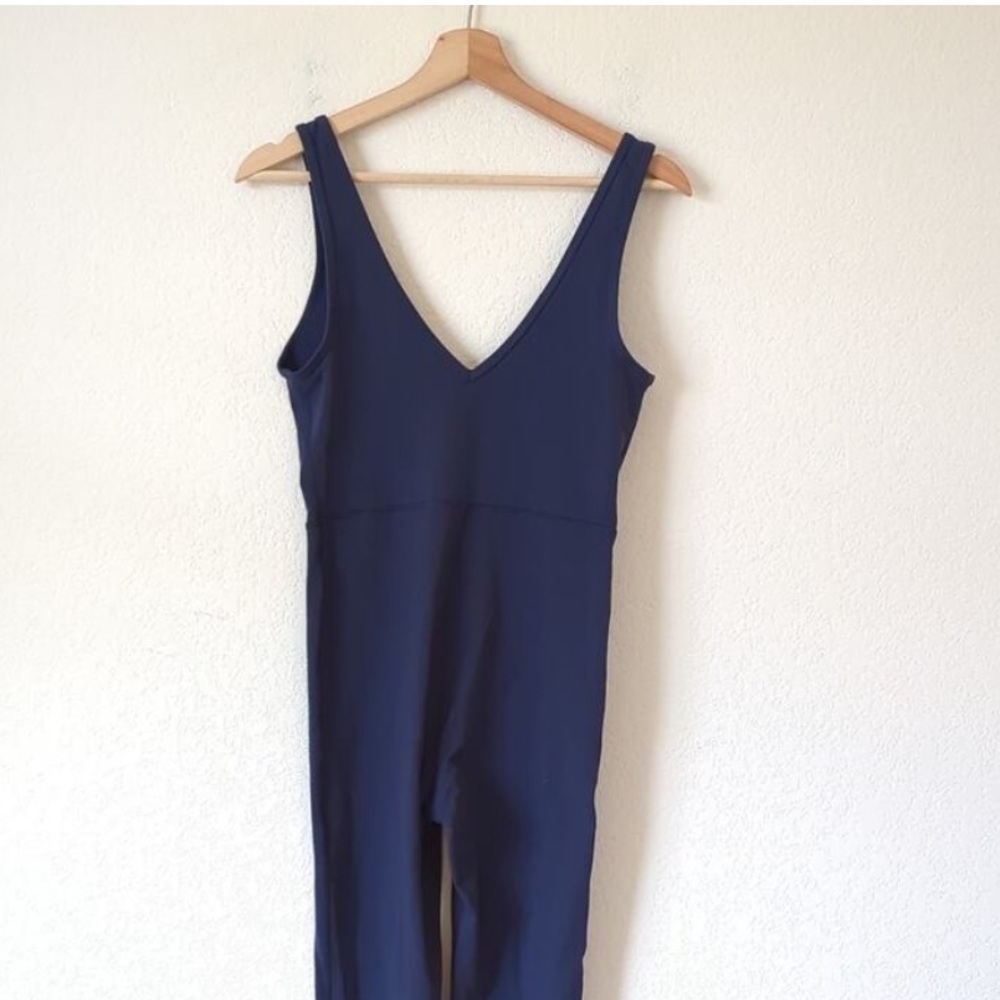 Aritzia Wilfred Free Womens Jumpsuit Fitted One Piece Navy Blue Stretch V-neck M